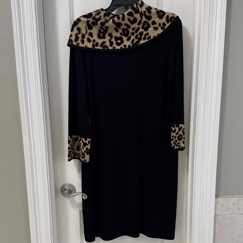 Jessica Howard Black Long Sleeve Dress with Leopard Collar and Cuff - Picture 4 of 5